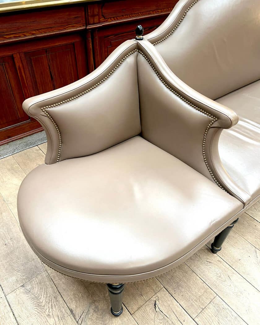 Grande banquette d'esprit Napoléon III top side