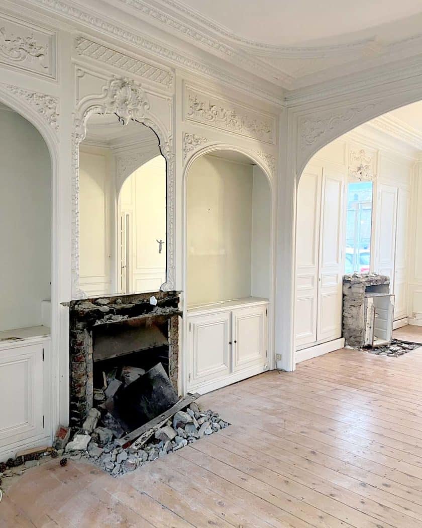 Boiserie d'entourage de cheminée avec paire d'alcove side