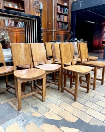 Lot de 13 chaises provenant du restaurant Ma bourgogne à Paris