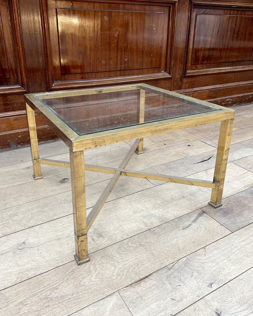 Table basse en métal doré