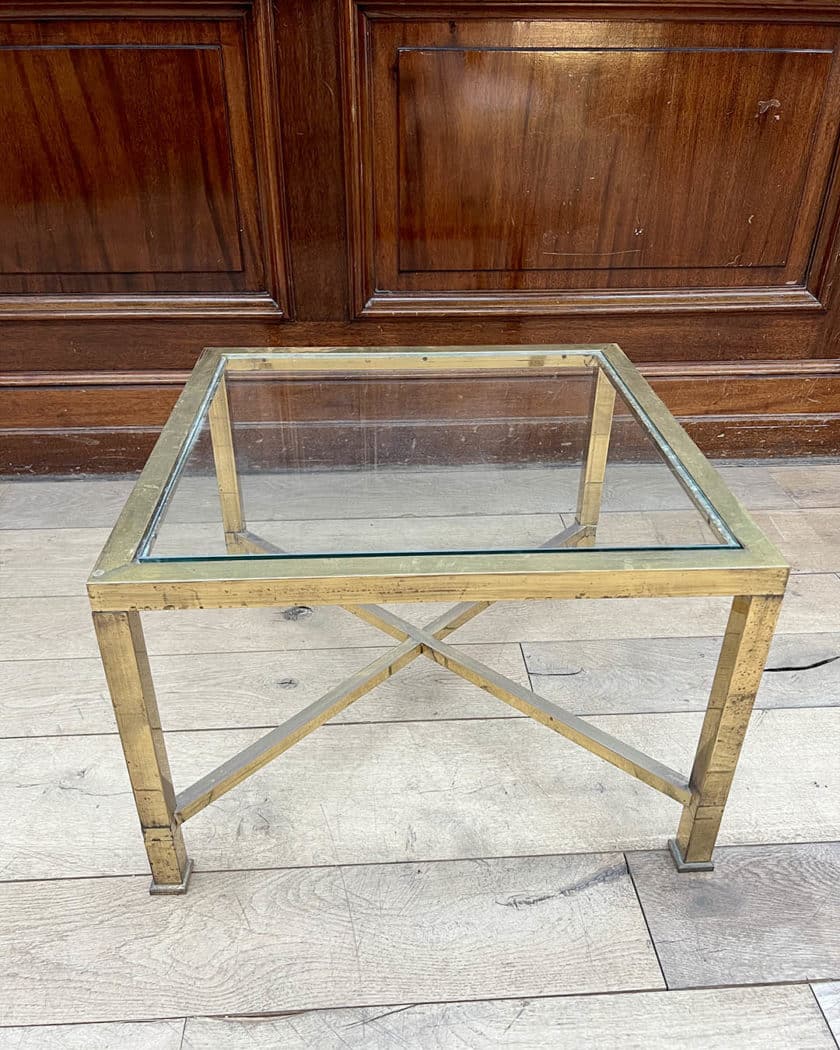 Table basse en métal doré