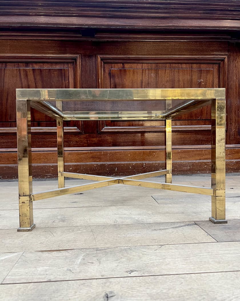 Table basse en métal doré