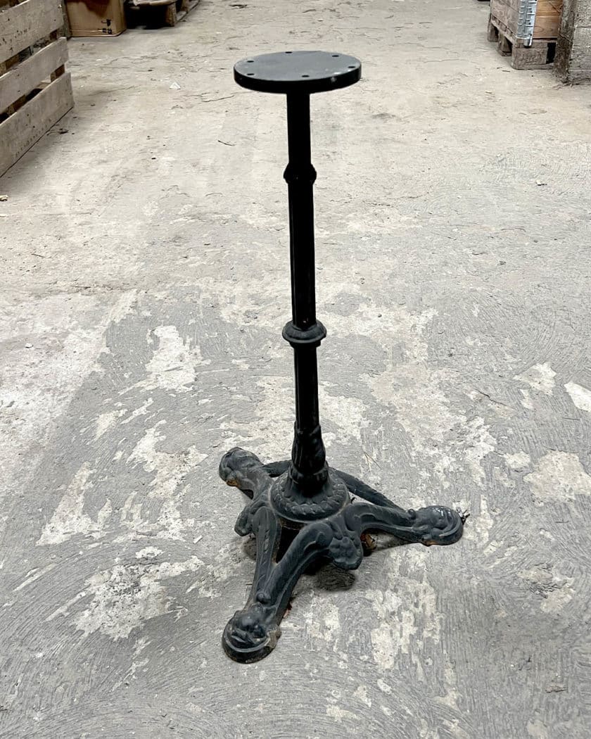 Lot de pieds de table de bistrot