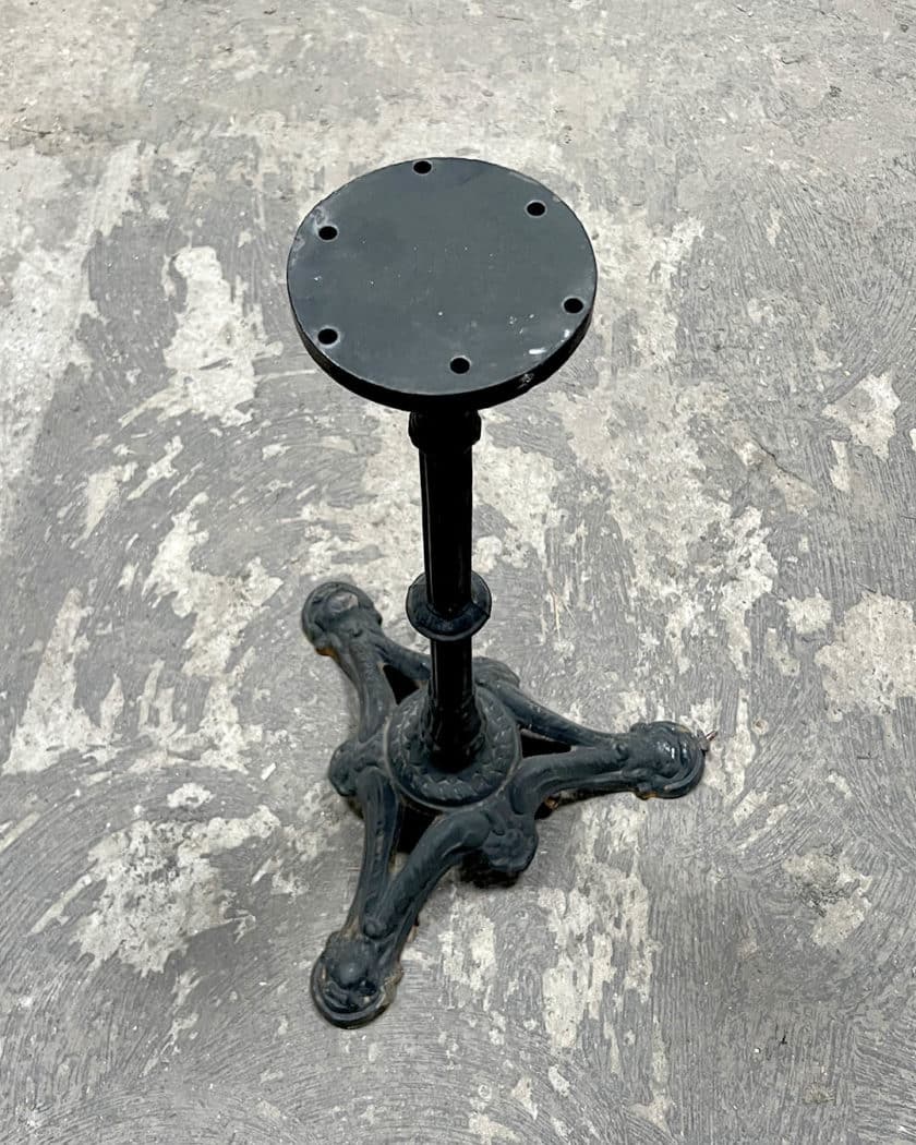 Lot de pieds de table de bistrot
