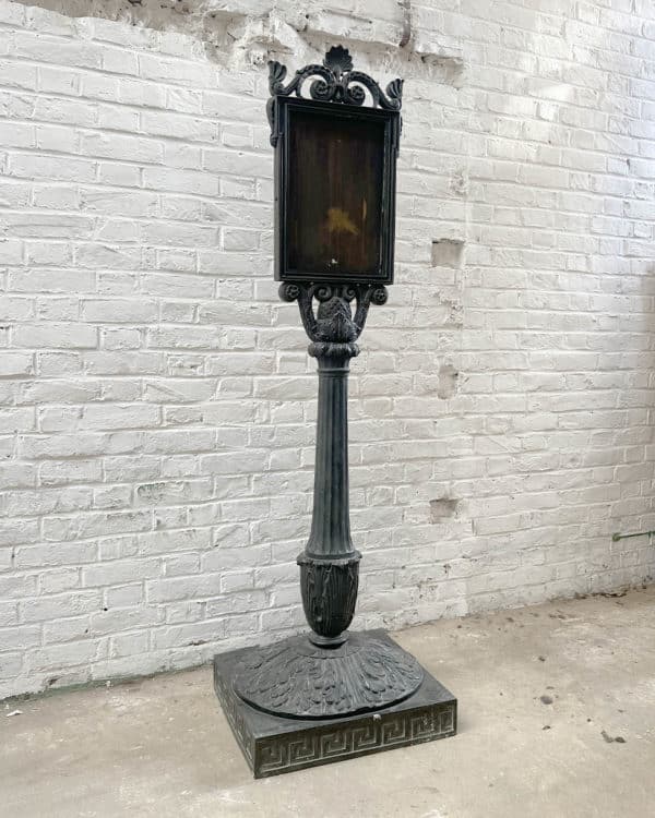 Porte menu en bronze, circa 1890