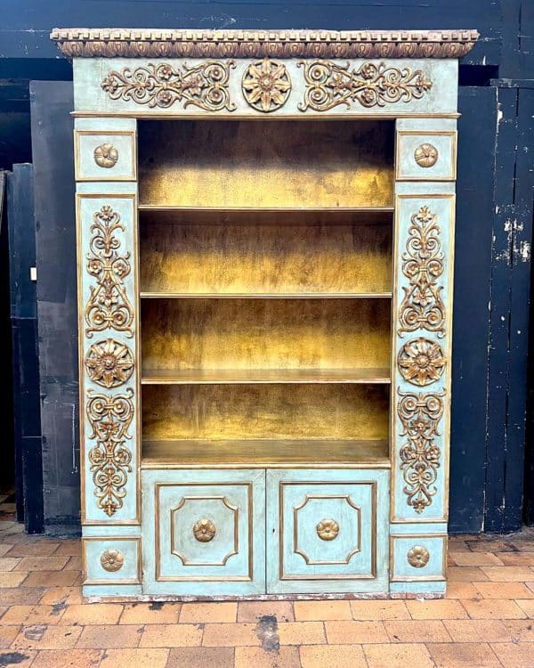Etagère-bibliothèque en bois laqué et doré front