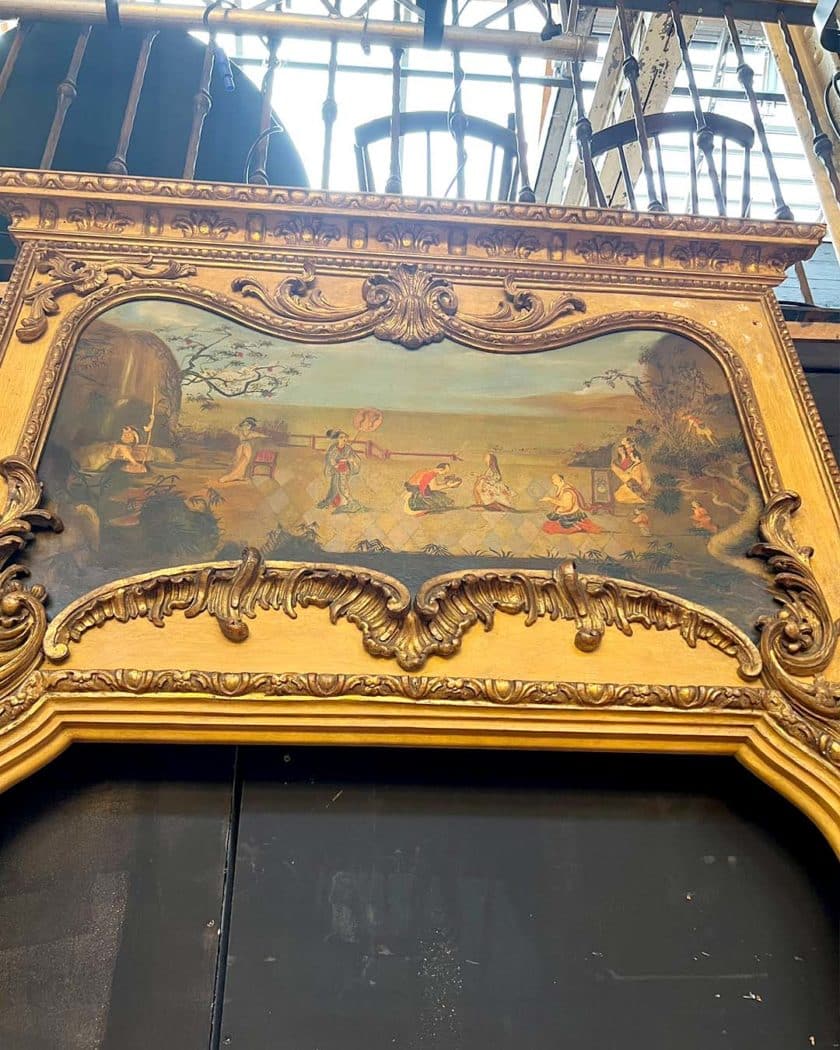 Élément de boiserie, linteau de porte, en bois sculpté top