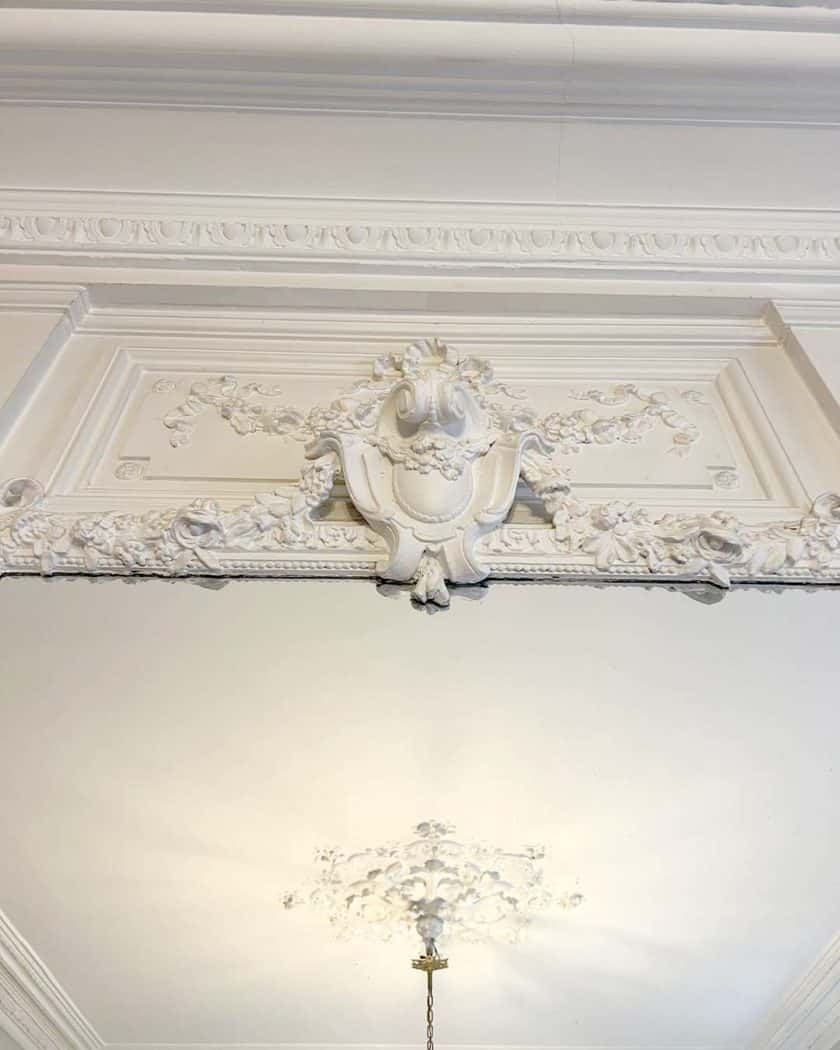 Boiserie d'entourage de cheminée zoom 1