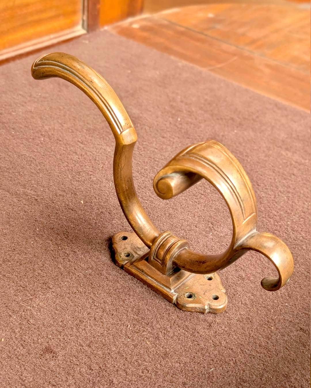 Ensemble de 13 paterres pour porte manteau