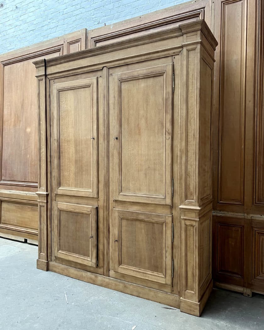 IMG_8316 | Matériaux Authentiques Armoire en chêne décapée