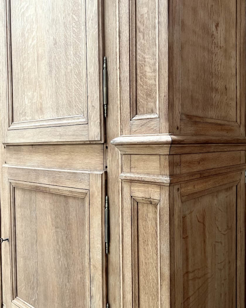 IMG_8317 | Matériaux Authentiques Armoire en chêne décapée