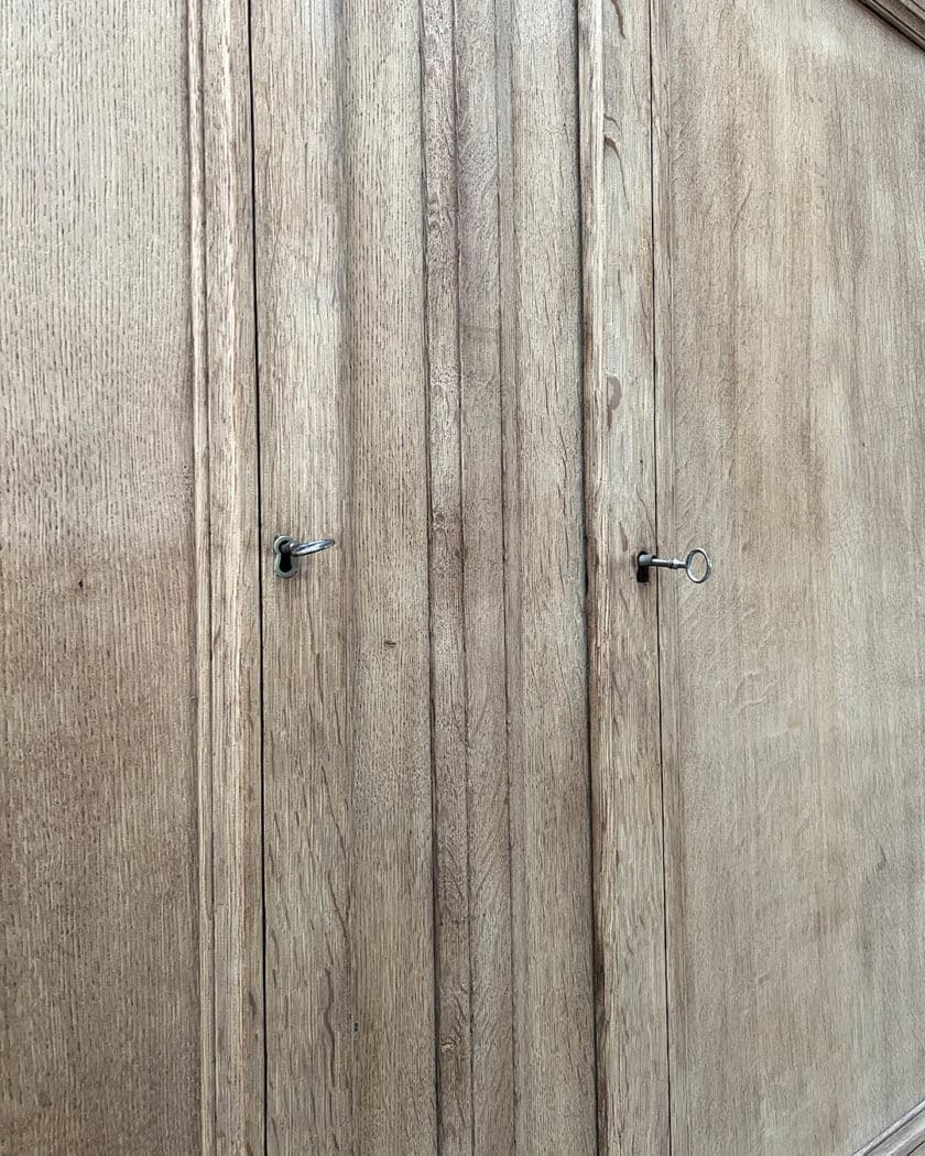 IMG_8321 | Matériaux Authentiques Armoire en chêne décapée