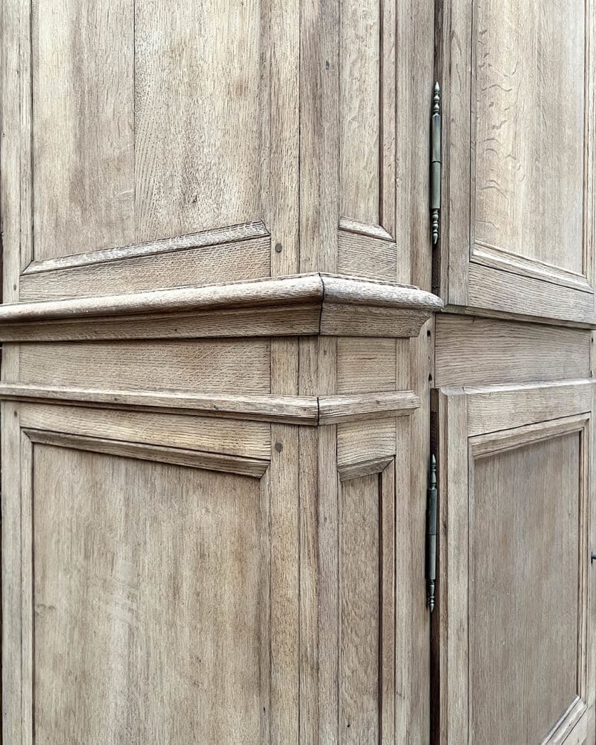 IMG_8325 | Matériaux Authentiques Armoire en chêne décapée
