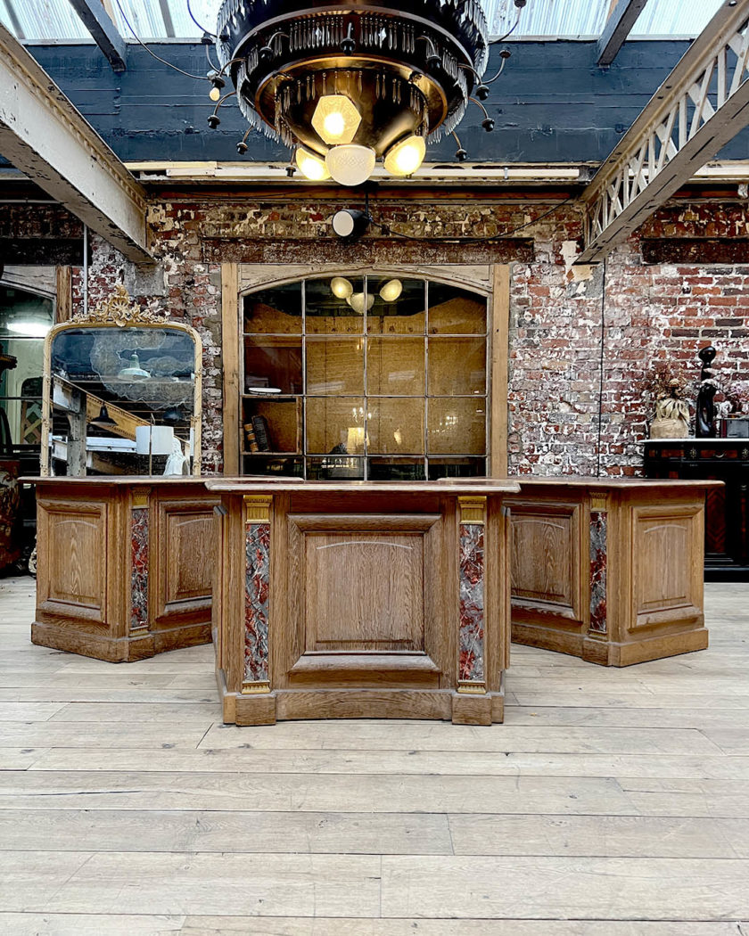 IMG_8531 | Matériaux Authentiques Lot de trois tables d'accueil cintrées