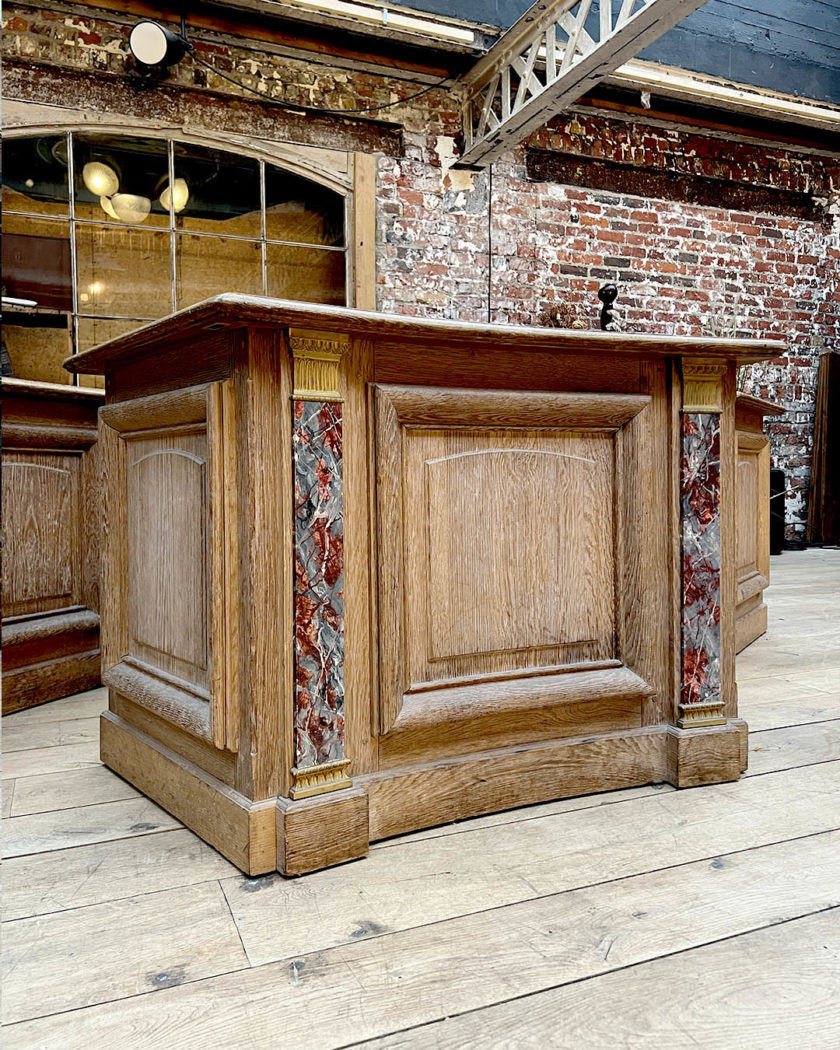 IMG_8533 | Matériaux Authentiques Lot de trois tables d'accueil cintrées