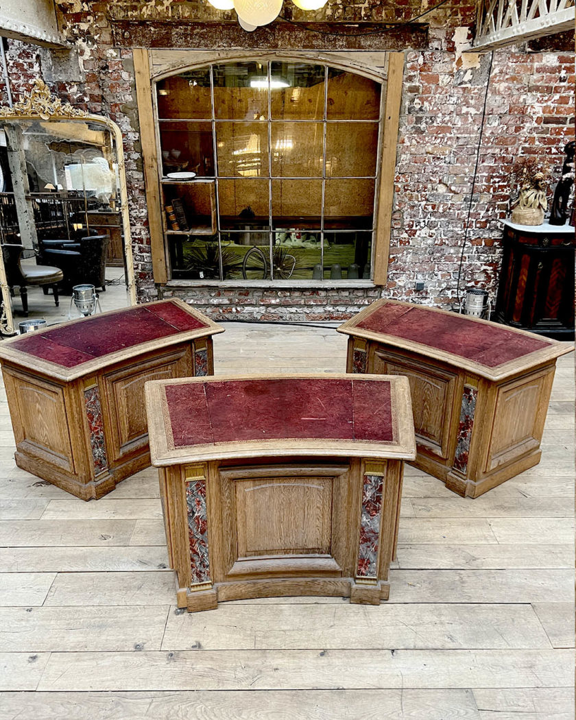 IMG_8537 | Matériaux Authentiques Lot de trois tables d'accueil cintrées