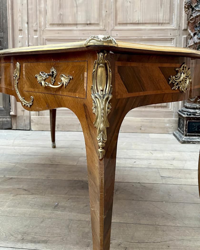 Bureau desprit Louis XV avec ses bronzes doré Maurice Rinck1 | Matériaux Authentiques Bureau d'esprit Louis XV avec ses bronzes doré Maurice Rinck