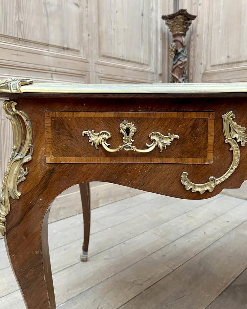 Bureau desprit Louis XV avec ses bronzes doré Maurice Rinck14 | Matériaux Authentiques Bureau d'esprit Louis XV avec ses bronzes doré Maurice Rinck
