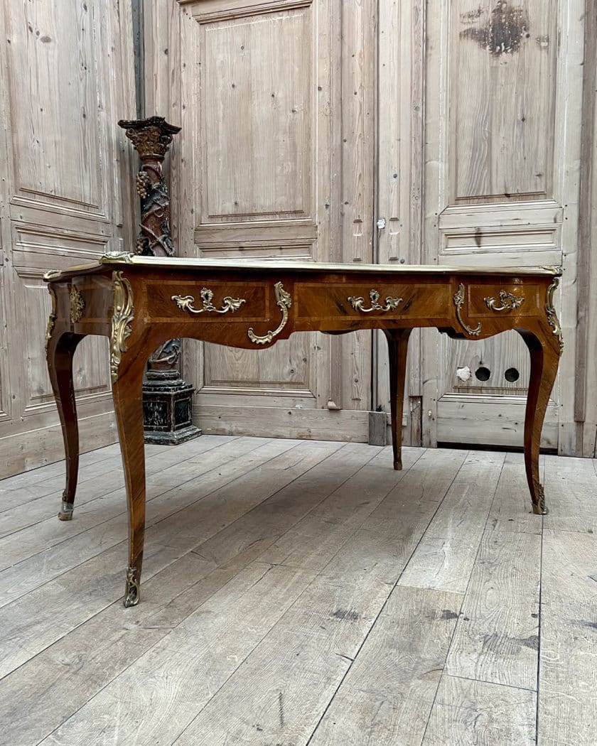 Bureau desprit Louis XV avec ses bronzes doré Maurice Rinck21 | Matériaux Authentiques Bureau d'esprit Louis XV avec ses bronzes doré Maurice Rinck