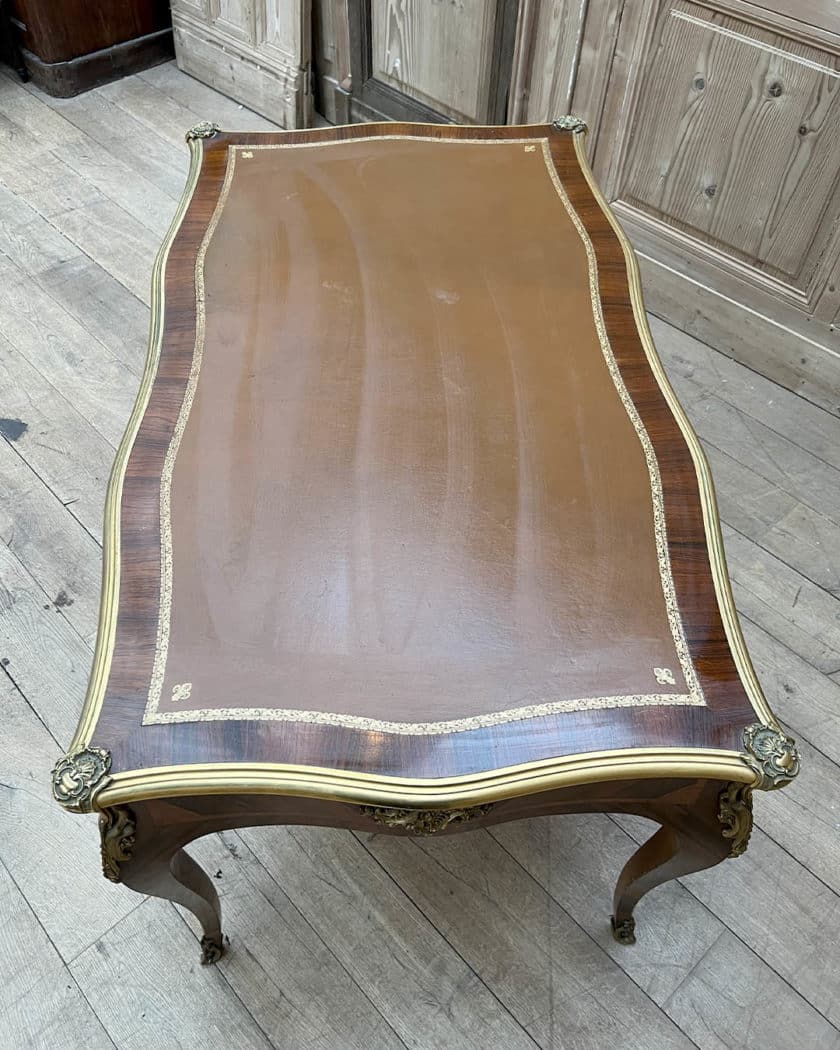 Bureau desprit Louis XV avec ses bronzes doré Maurice Rinck24 | Matériaux Authentiques Bureau d'esprit Louis XV avec ses bronzes doré Maurice Rinck