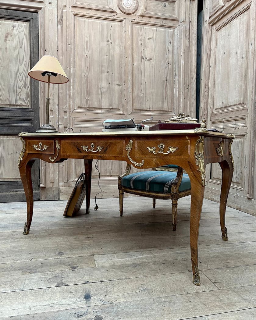 Bureau desprit Louis XV avec ses bronzes doré Maurice Rinck26 | Matériaux Authentiques Bureau d'esprit Louis XV avec ses bronzes doré Maurice Rinck