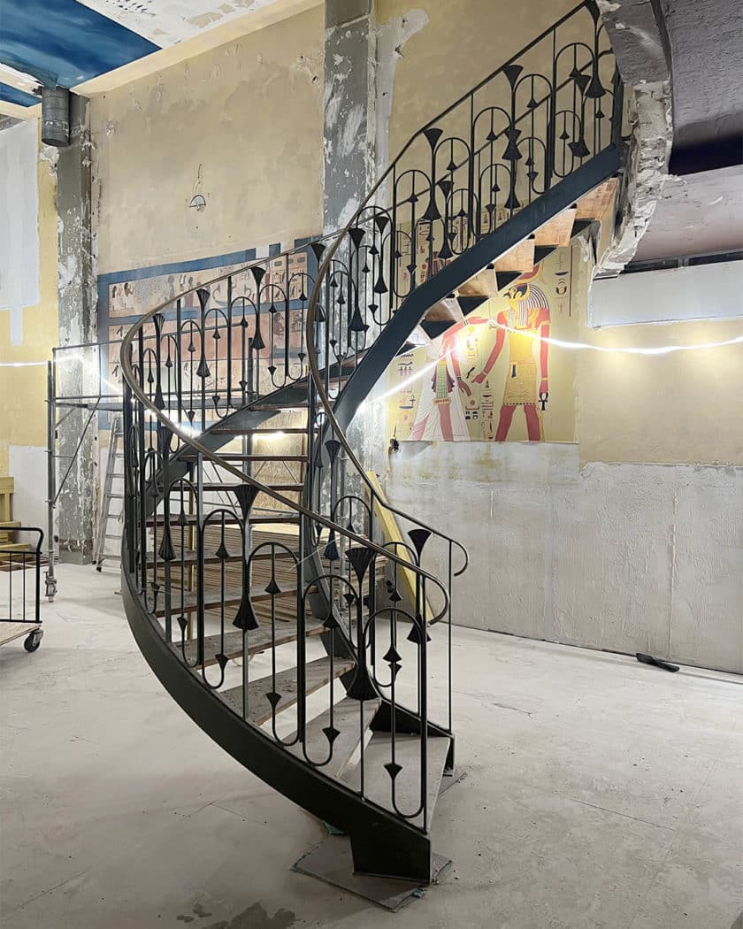 Escalier hélicoïdal en métal et bois | Matériaux Authentiques Escalier hélicoïdal en métal et bois
