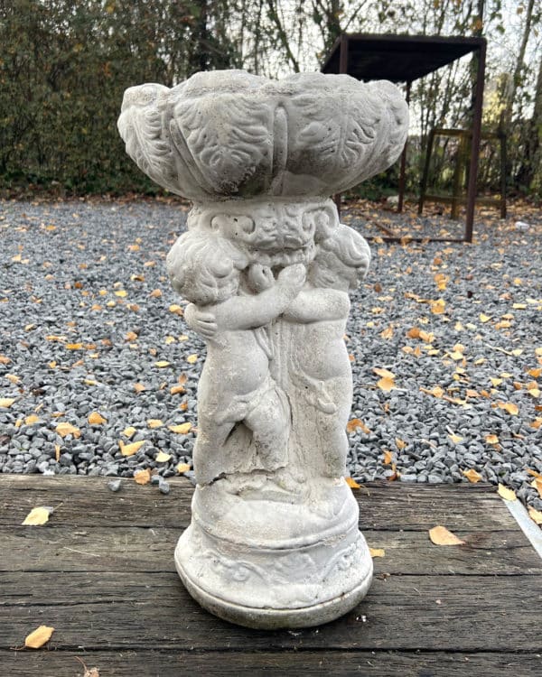 IMG_9053 | Matériaux Authentiques Paire de jardinières portées par 3 putti sculptés