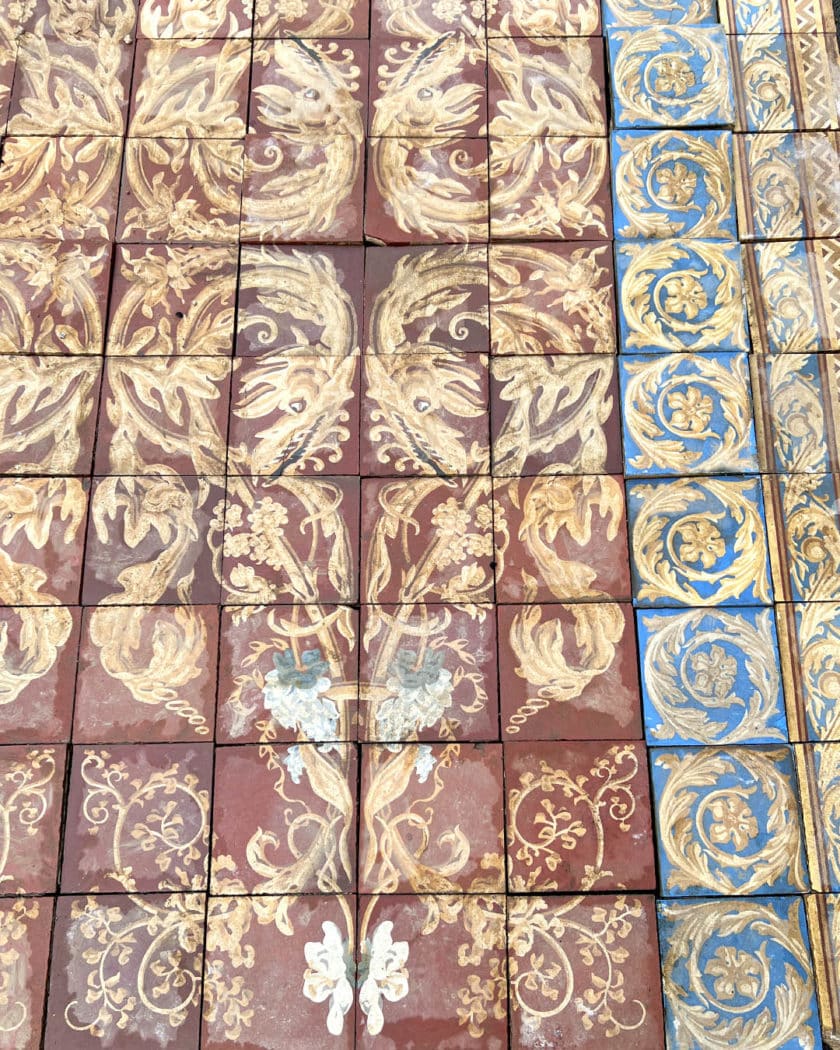 Lot de carreaux de ciment décor dragons et vignes 35m²1 | Matériaux Authentiques Lot de carreaux de ciment décor dragons et vignes 35m²