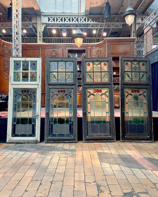 Lot de portes fenêtres avec vitraux