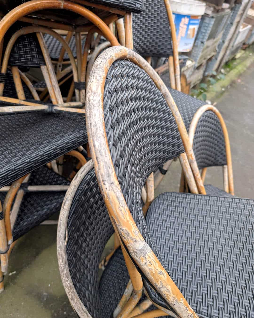 WhatsApp Image 2025-12-17 at 115006 | Matériaux Authentiques Lot de chaises en rotin, MAISON DRUCKER